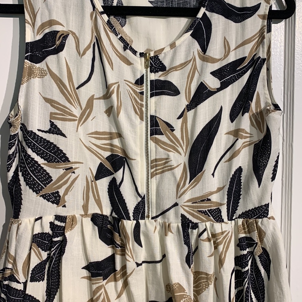 🌟Host pick 🌟 Moolk ‘breastfeeding friendly’ nursing dress - Picture 3 of 5